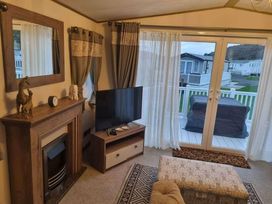 Pendine Sands - Holiday Accommodation 13567 - South Wales - 1185358 - thumbnail photo 3