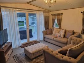 Pendine Sands - Holiday Accommodation 13567 - South Wales - 1185358 - thumbnail photo 4
