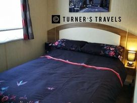 Lyons Robin Hood - Holiday Accommodation 13569 - North Wales - 1185359 - thumbnail photo 2