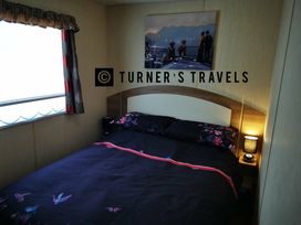 Lyons Robin Hood - Holiday Accommodation 13569 - North Wales - 1185359 - thumbnail photo 3