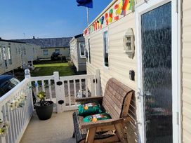 Lyons Robin Hood - Holiday Accommodation 13569 - North Wales - 1185359 - thumbnail photo 4