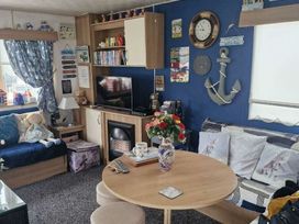 Lyons Robin Hood - Holiday Accommodation 13569 - North Wales - 1185359 - thumbnail photo 15