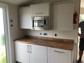 Manor Park Holiday Village - Holiday Accommodation 13574 - Norfolk - 1185361 - thumbnail photo 3