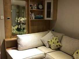 Manor Park Holiday Village - Holiday Accommodation 13574 - Norfolk - 1185361 - thumbnail photo 9