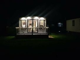Broadland Sands - Holiday Accommodation 13601 - Suffolk & Essex - 1185364 - thumbnail photo 10