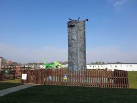 Broadland Sands - Holiday Accommodation 13601 - Suffolk & Essex - 1185364 - thumbnail photo 11