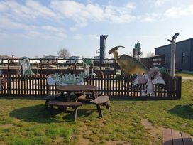Broadland Sands - Holiday Accommodation 13601 - Suffolk & Essex - 1185364 - thumbnail photo 14