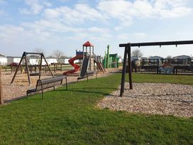 Broadland Sands - Holiday Accommodation 13601 - Suffolk & Essex - 1185364 - thumbnail photo 15