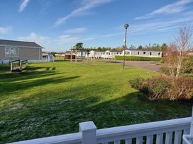 Devon Cliffs Holiday Park - Holiday Accommodation 13607 - Devon - 1185365 - thumbnail photo 5