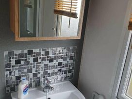 White Acres Holiday Park - Holiday Accommodation 13619 - Cornwall - 1185368 - thumbnail photo 11