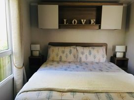 Ladram Bay Holiday Park - Holiday Accommodation 13622 - Devon - 1185370 - thumbnail photo 6