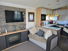Devon Cliffs Holiday Park - Holiday Accommodation 13632 - Devon - 1185372 - thumbnail photo 3