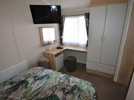 Devon Cliffs Holiday Park - Holiday Accommodation 13632 - Devon - 1185372 - thumbnail photo 10