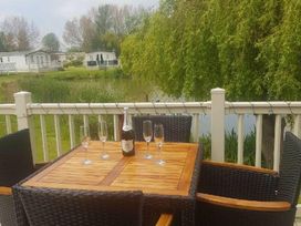 Southview Holiday Park - Holiday Accommodation 13647 - Lincolnshire - 1185374 - thumbnail photo 3