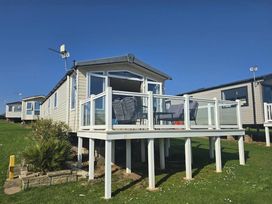 Devon Cliffs Holiday Park - Holiday Accommodation 13689 - Devon - 1185378 - thumbnail photo 1
