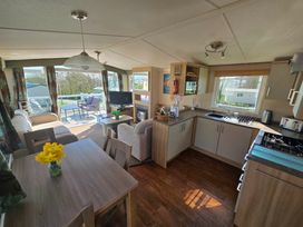 Devon Cliffs Holiday Park - Holiday Accommodation 13689 - Devon - 1185378 - thumbnail photo 5