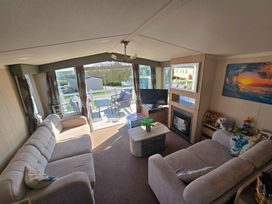 Devon Cliffs Holiday Park - Holiday Accommodation 13689 - Devon - 1185378 - thumbnail photo 6