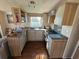 Devon Cliffs Holiday Park - Holiday Accommodation 13689 - Devon - 1185378 - thumbnail photo 7