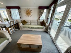 Kiln Park Holiday Park - Holiday Accommodation 13706 - South Wales - 1185382 - thumbnail photo 4