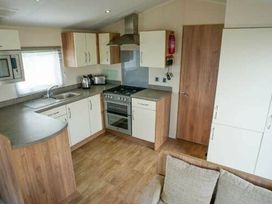 Devon Cliffs Holiday Park - Holiday Accommodation 13722 - Devon - 1185384 - thumbnail photo 2