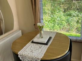 Oakdene Forest Park - Holiday Accommodation 13739 - Hampshire - 1185389 - thumbnail photo 7