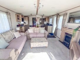Unity Holiday Resort - Holiday Accommodation 13743 - Somerset & Wiltshire - 1185390 - thumbnail photo 2