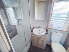 Unity Holiday Resort - Holiday Accommodation 13743 - Somerset & Wiltshire - 1185390 - thumbnail photo 8