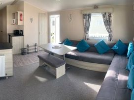 Kiln Park Holiday Park - Holiday Accommodation 13750 - South Wales - 1185392 - thumbnail photo 11