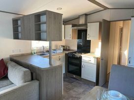 Kiln Park Holiday Park - Holiday Accommodation 13751 - South Wales - 1185393 - thumbnail photo 4