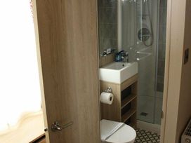 Barmouth Bay Holiday Village - Holiday Accommodation 13771 - Mid Wales - 1185398 - thumbnail photo 7