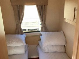 Silver Beach Caravan Park - Holiday Accommodation 13801 - Lincolnshire - 1185399 - thumbnail photo 10