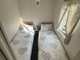 Ty Mawr Holiday Park - Holiday Accommodation 13807 - North Wales - 1185402 - thumbnail photo 7