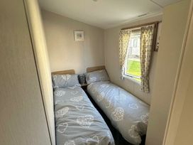Ty Mawr Holiday Park - Holiday Accommodation 13807 - North Wales - 1185402 - thumbnail photo 8