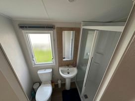 Ty Mawr Holiday Park - Holiday Accommodation 13807 - North Wales - 1185402 - thumbnail photo 9