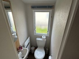 Ty Mawr Holiday Park - Holiday Accommodation 13807 - North Wales - 1185402 - thumbnail photo 10