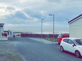 Trecco Bay - Holiday Accommodation 13836 - Somerset & Wiltshire - 1185407 - thumbnail photo 1