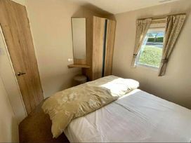 Quay West Holiday Park - Holiday Accommodation 13890 - Mid Wales - 1185417 - thumbnail photo 9