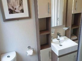Wild Duck Holiday Park - Holiday Accommodation 13909 - Norfolk - 1185419 - thumbnail photo 10