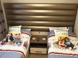 Wild Duck Holiday Park - Holiday Accommodation 13909 - Norfolk - 1185419 - thumbnail photo 14