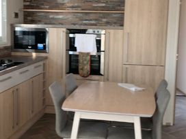 Marton Mere Holiday Village - Holiday Accommodation 13918 - Lake District - 1185420 - thumbnail photo 8