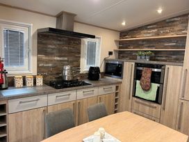 Marton Mere Holiday Village - Holiday Accommodation 13918 - Lake District - 1185420 - thumbnail photo 12