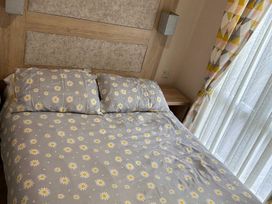 Marton Mere Holiday Village - Holiday Accommodation 13918 - Lake District - 1185420 - thumbnail photo 17