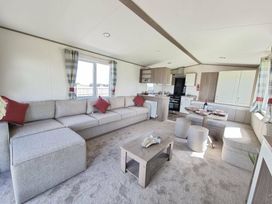 Seaview, Whitstable - Holiday Accommodation 13927 - Kent & Sussex - 1185423 - thumbnail photo 2