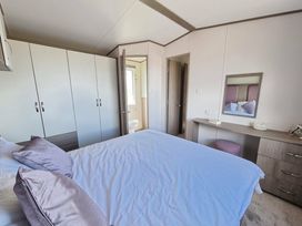 Seaview, Whitstable - Holiday Accommodation 13927 - Kent & Sussex - 1185423 - thumbnail photo 8