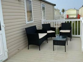 Lyons Sunnysands Holiday Park - Holiday Accommodation 13960 - Mid Wales - 1185427 - thumbnail photo 2