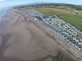 Lyons Sunnysands Holiday Park - Holiday Accommodation 13960 - Mid Wales - 1185427 - thumbnail photo 17