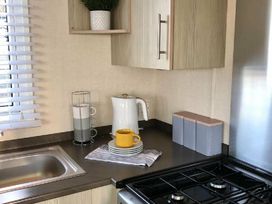 Ladram Bay Holiday Park - Holiday Accommodation 13971 - Devon - 1185434 - thumbnail photo 7