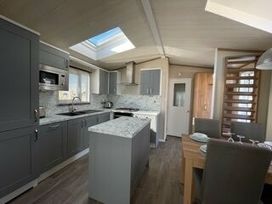 Devon Cliffs Holiday Park - Holiday Accommodation 13976 - Devon - 1185435 - thumbnail photo 15