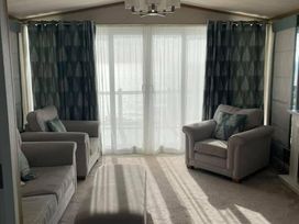 Devon Cliffs Holiday Park - Holiday Accommodation 13976 - Devon - 1185435 - thumbnail photo 17