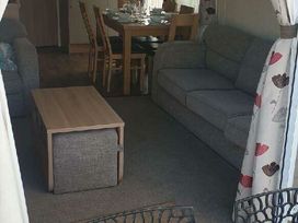Devon Cliffs Holiday Park - Holiday Accommodation 13978 - Devon - 1185436 - thumbnail photo 3